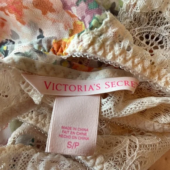 Victoria's Secret Floral Lace Chemise - Pink and White - Picture 8 of 9